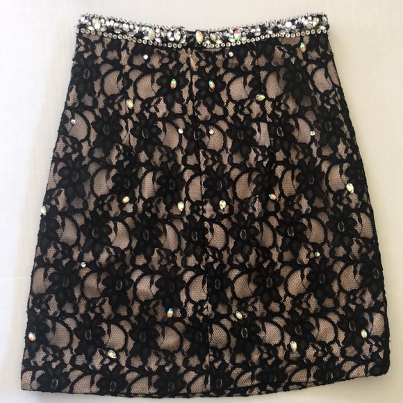 Morilee two-piece black lace beaded formal size 6 - Picture 7 of 12